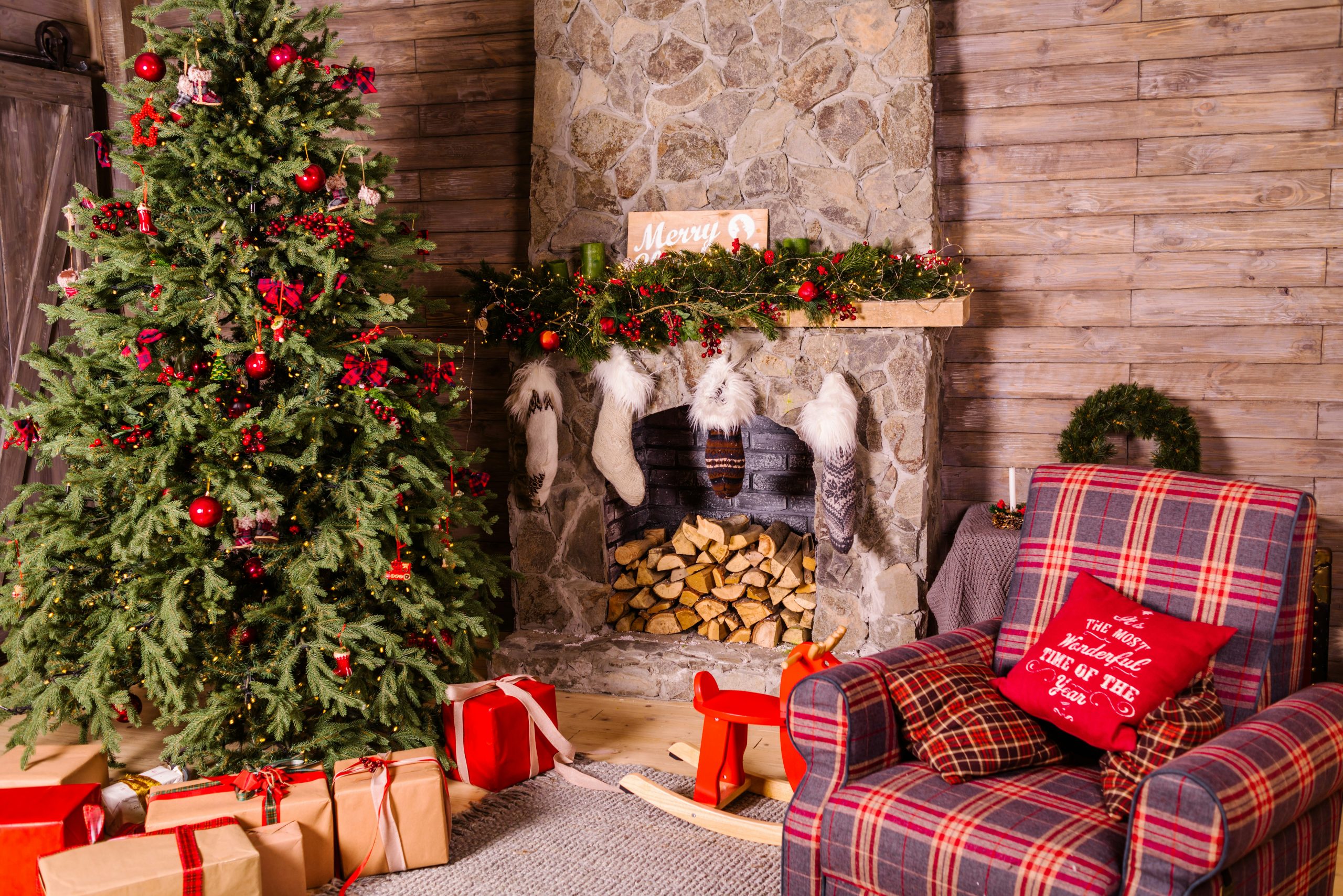 Christmas Decoration Ideas for a Cozy and Stylish Living Room